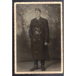 Foto ritratto formato cartolina di un Pompiere anni 30/40