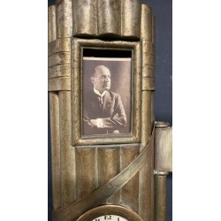 Selten! Tischuhr in Form der Fasces mit einem Foto von Duce Benito Mussolini