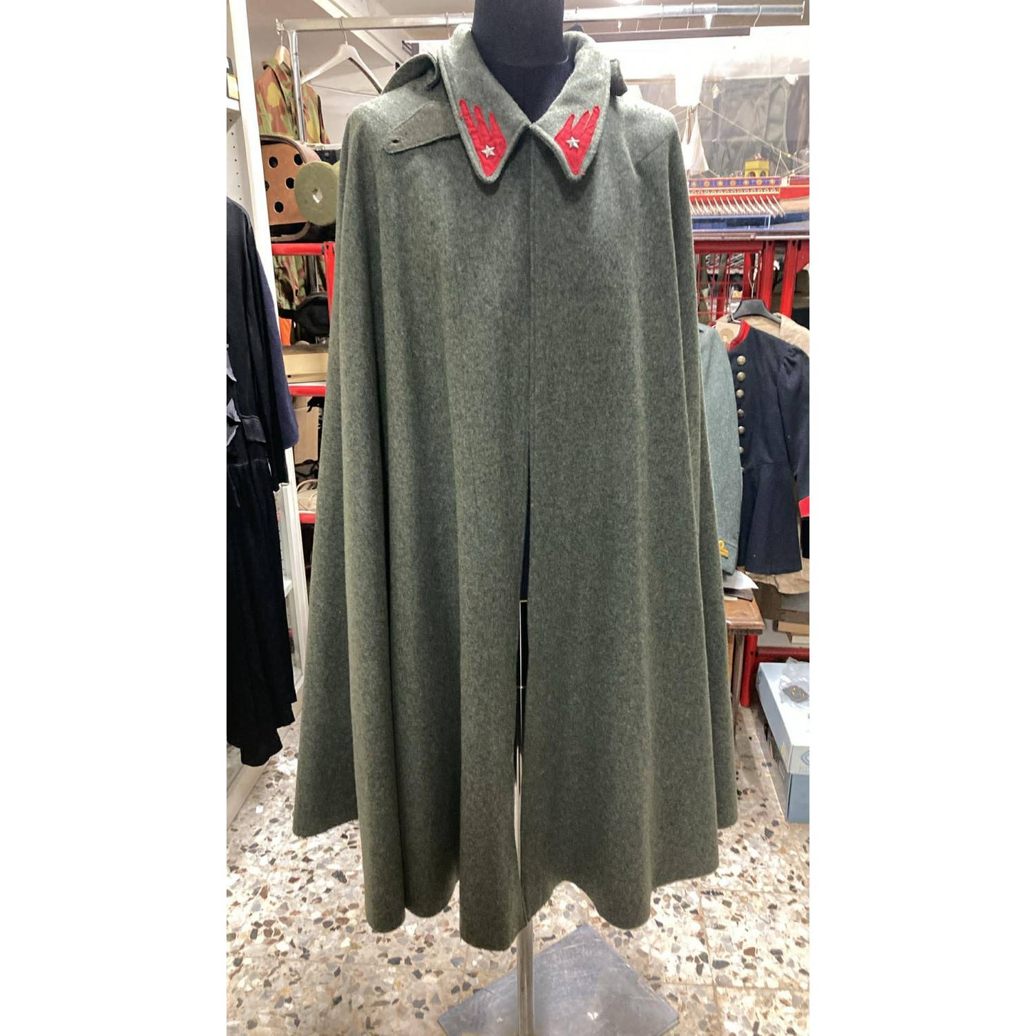 Italian Royal Army Cavalry Gray-green wool cape, like-new condition WWI