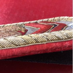 A true rarity. A stunning pair of shoulder boards for the gray-green uniform of the First Honorary Corporal of the Militia.