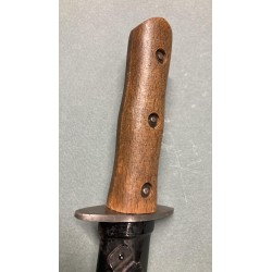 Royal Italian Army M39 combat dagger.