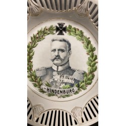 Piatto decorativo in ceramica Germania 1914/1918 , con effigie del Generale  Hindenburg