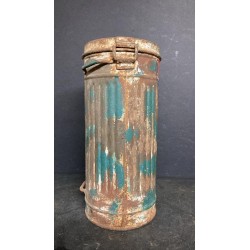 Deutscher Gasmaskenbehälter aus dem Zweiten Weltkrieg, Tarnmuster, hohes Modell