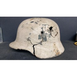 Deutscher M35-Helm in weißer Tarnbemalung, Feldfund, 99 % Tarnung