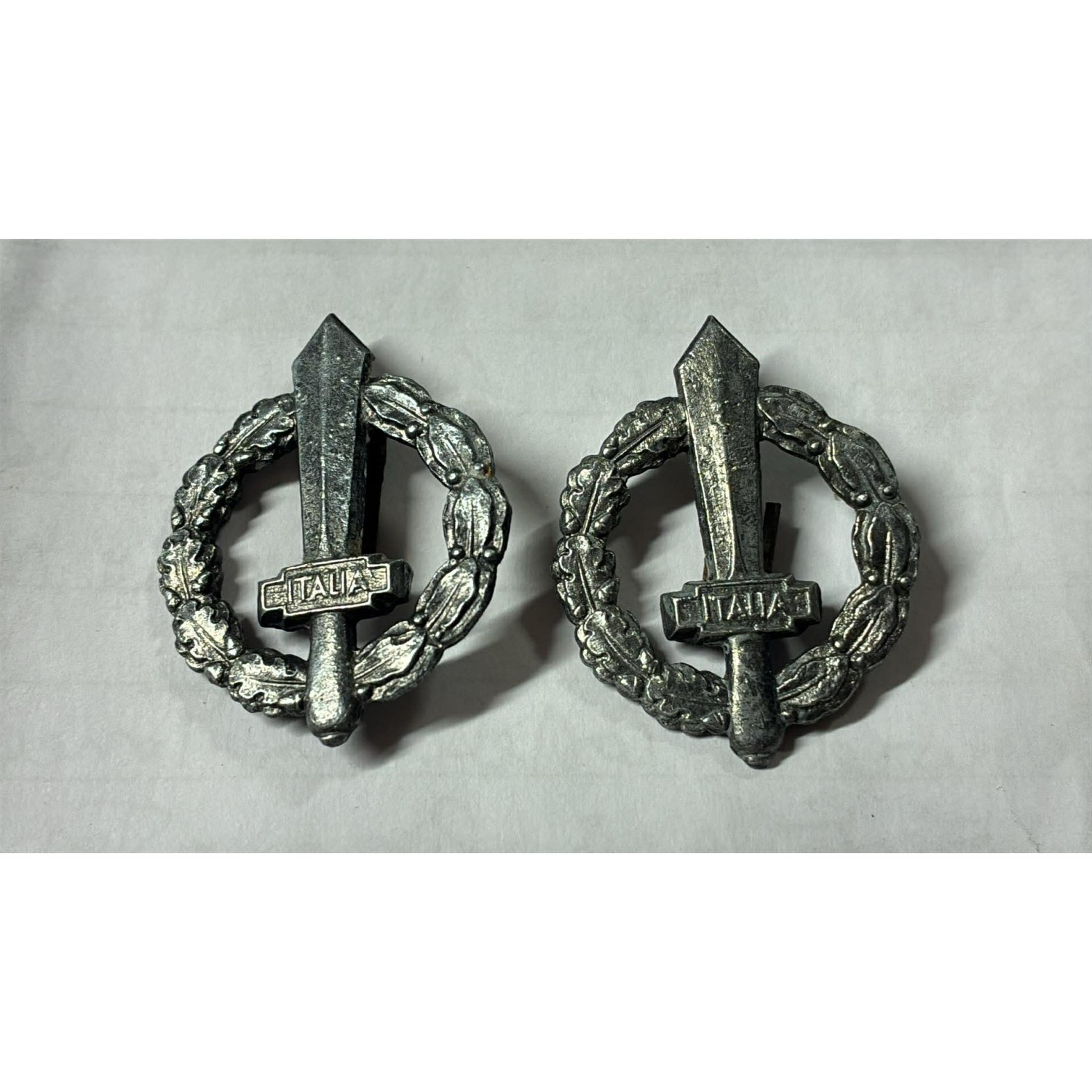 Rari ! Coppia di gladi da uniforme per la ANR Aviazione Nazionale Repubblicana  1944/45