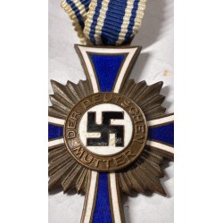 Das Ehrenkreuz der deutschen Mutter