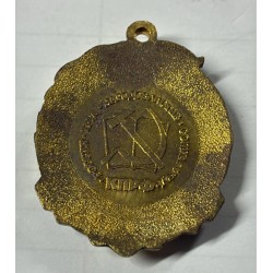 Medaglia commemorativa dei 130 anni dalla nascita di Joseph Stalin . 1879  2009 , coniata dal Partito Comunista Russo.