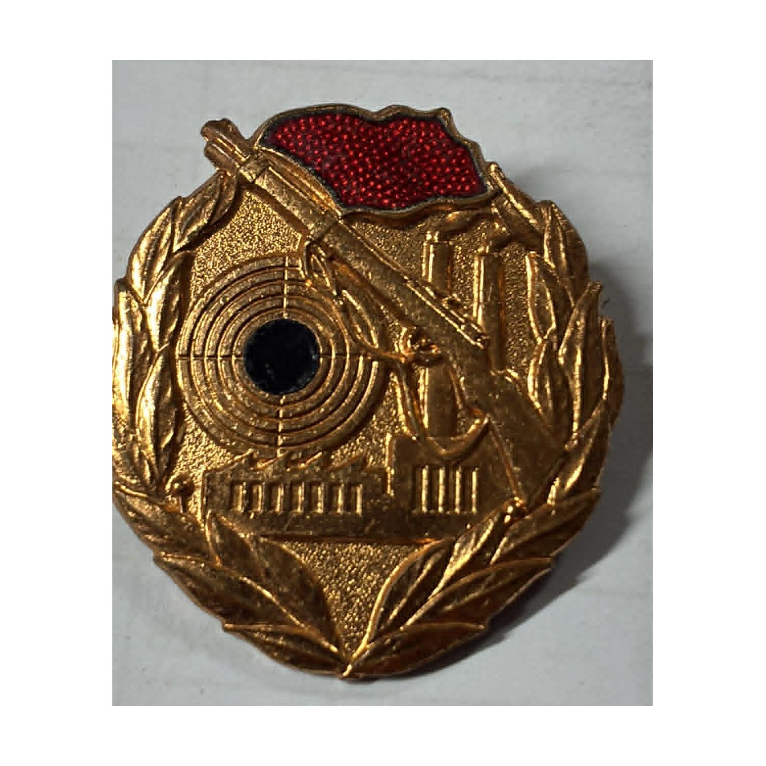 Distintivo di tiro della DDR (Germania Est) per i Gruppi di Combattimento della Classe Operaia.