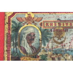 Wunderschöne deutsche Blechdose „Khedive Exquisit“ aus den 1930er Jahren mit Klappdeckel, in gutem Zustand.