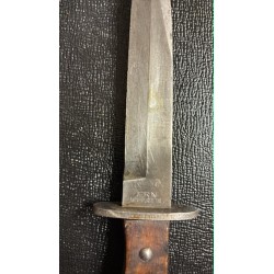 Deutsches Grabenmesser aus dem Ersten Weltkrieg, Kampfmesser mit der Aufschrift ERN Wald, Rheinl, mit Originalscheide