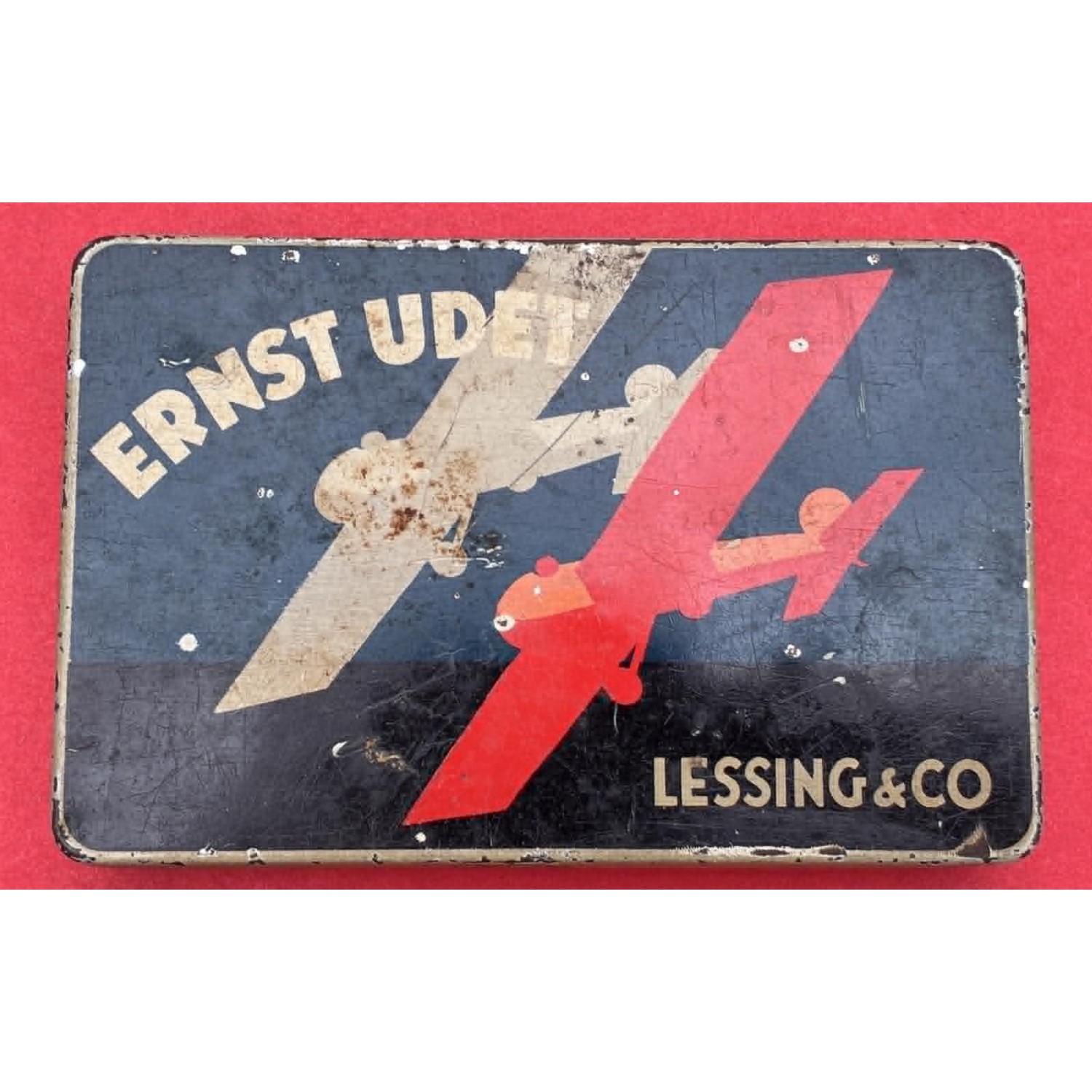 In a very good condition an Ernst Udet tin can for 25 cigarettes