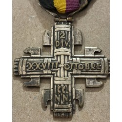 Seltenes Eisernes Kreuz der 2. Division CCNN XXVIII. Oktober, mit Originalband