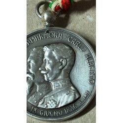 Bellissima medaglia argentata  7° Rgt Bersaglieri  3 Novembre 1870