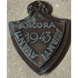 Raro distintivo I^ DIVISIONE ALPINA "TAURINENSE" 
  4° Rgt - BATTAGLIONE ALPINI "INTRA"   37^ Cp. "NOBILE"