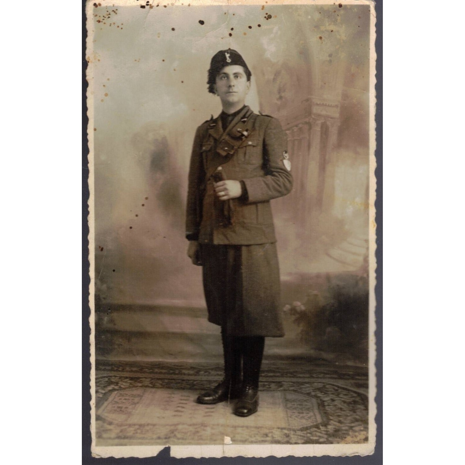 Foto di un Milite della MVSN in uniforme grigioverde anni 20