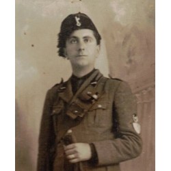 Foto di un Milite della MVSN in uniforme grigioverde anni 20