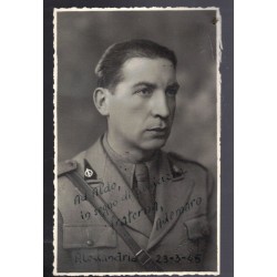 Fotoporträt eines Offiziers des Pionierkorps während der Italienischen Sozialrepublik im Jahr 1945