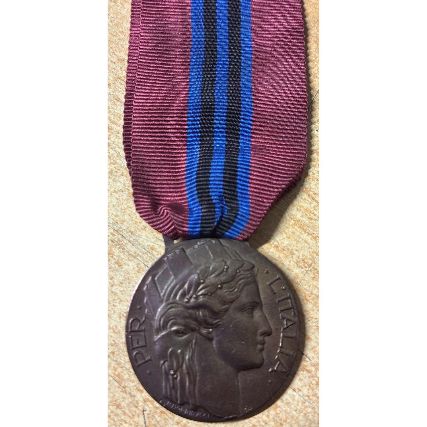 Bronzemedaille zum Gedenken an die Kriegsfreiwilligen Italienisch-Ostafrikas  A.O.I