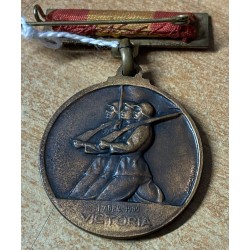 medaglia "Medalla del Alzamiento y Victoria", decorazione spagnola commemorativa della Guerra Civile.