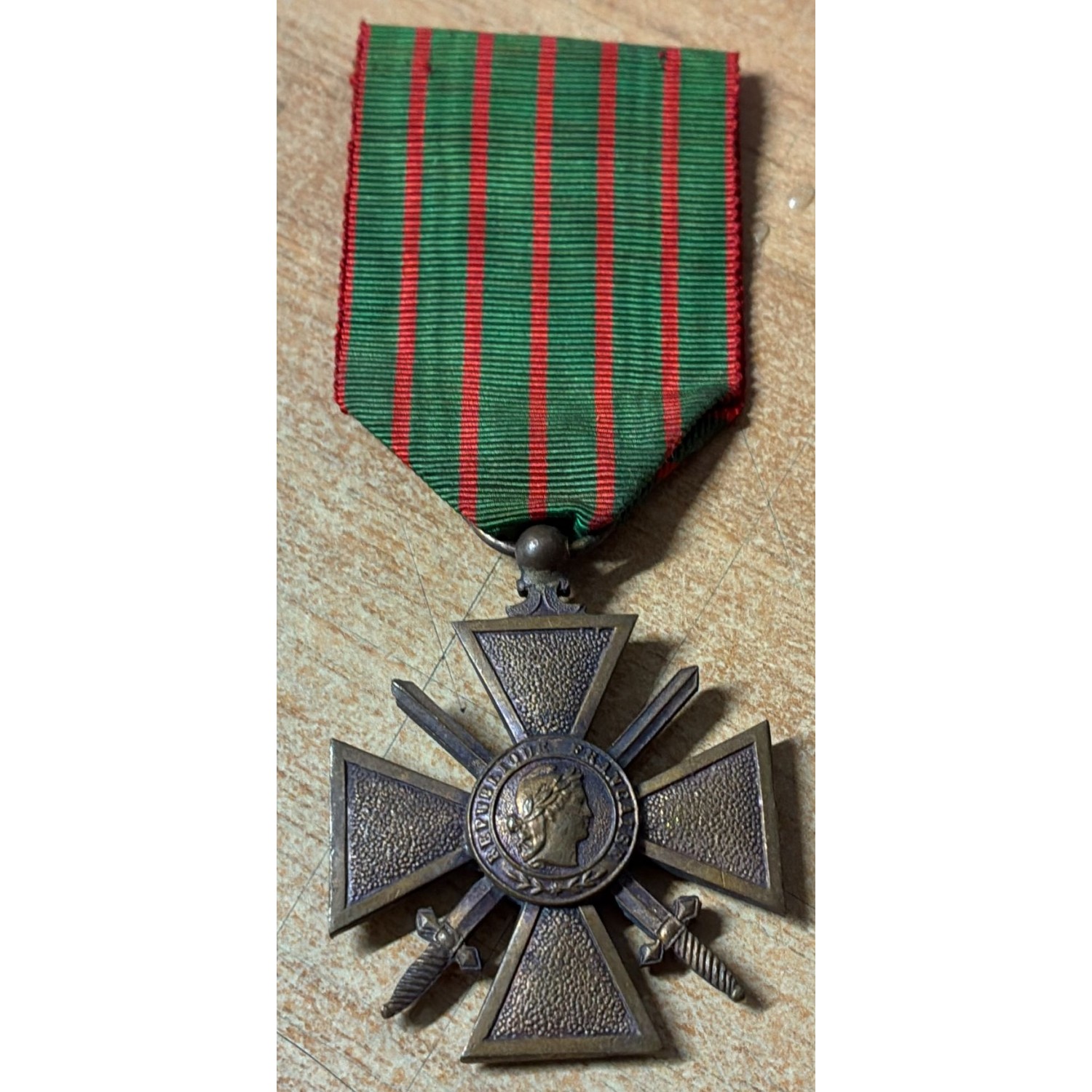 Das französische Croix de Guerre 1914–1918 ist eine militärische Auszeichnung für Tapferkeit im Ersten Weltkrieg
