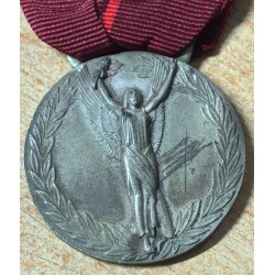 Seltene Medaille zum Gedenken an die Gefallenen der Italienischen Sozialrepublik in Rom.