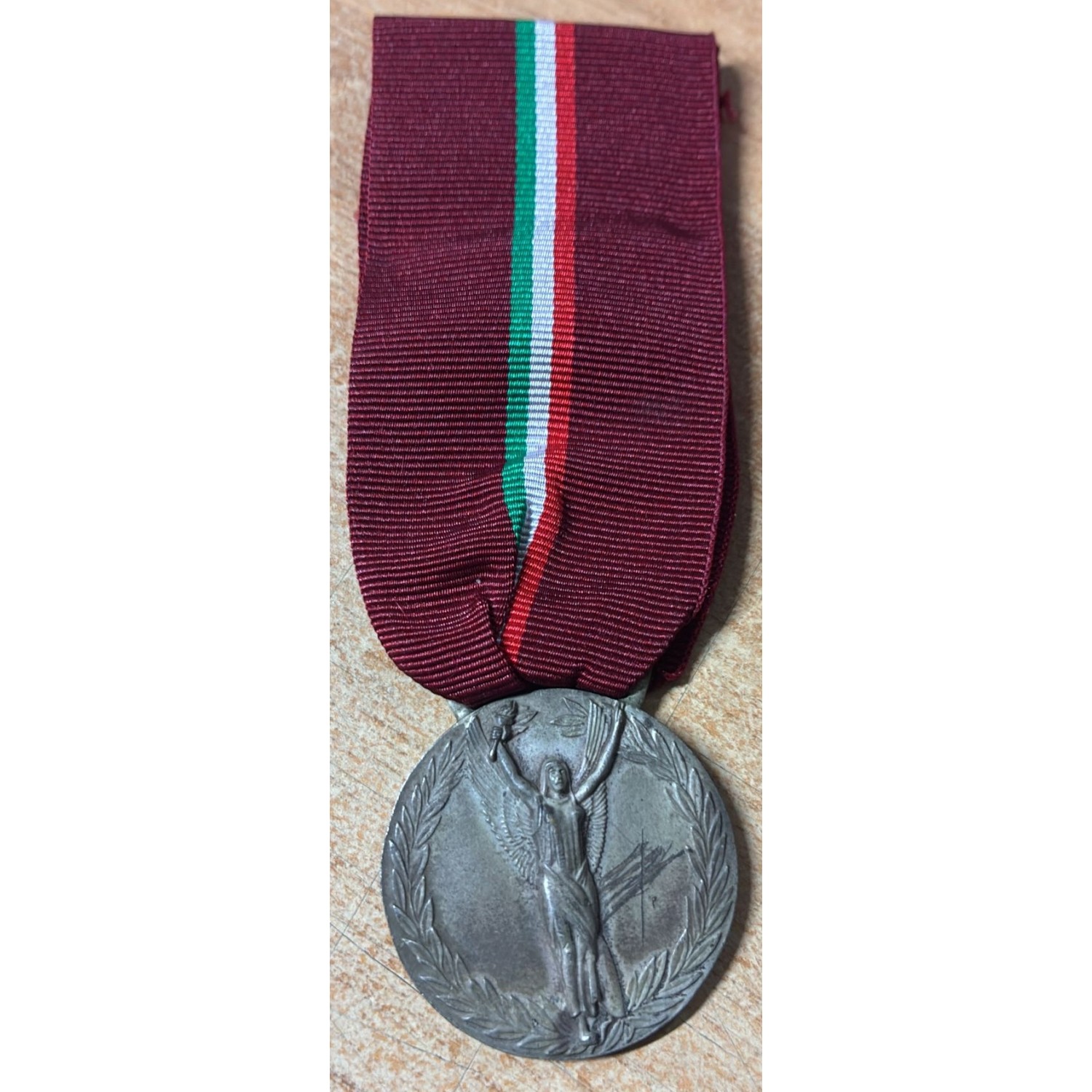 Rare medal commemorating the fallen of the Italian Social Republic in Rome.