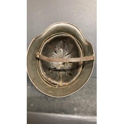 German M40 WH single-decal helmet.