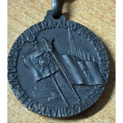 Medal  1.BATTALION, ICTU IMPETUQUE PRIMUS 1915  Bronze signiert U.BOERI