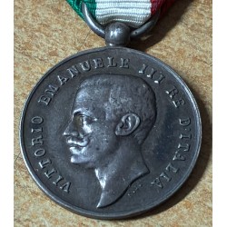 Medaglia in argento Ai Benemeriti della Istruzione Popolare