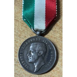 Medaglia in argento Ai Benemeriti della Istruzione Popolare