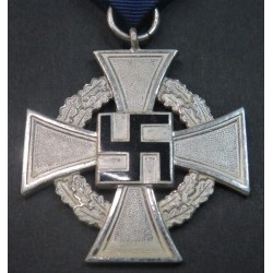 Für treue Dienste- Treuedienst Ehrenzeichen für 25 Jahre.