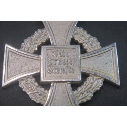 Für treue Dienste- Treuedienst Ehrenzeichen für 25 Jahre.