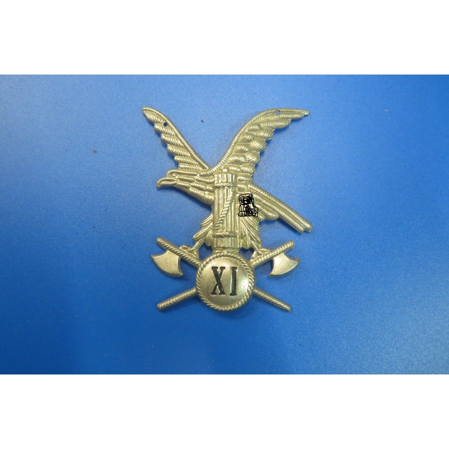 Fregio per copricapo da truppa XI Legione CCNN Alpine