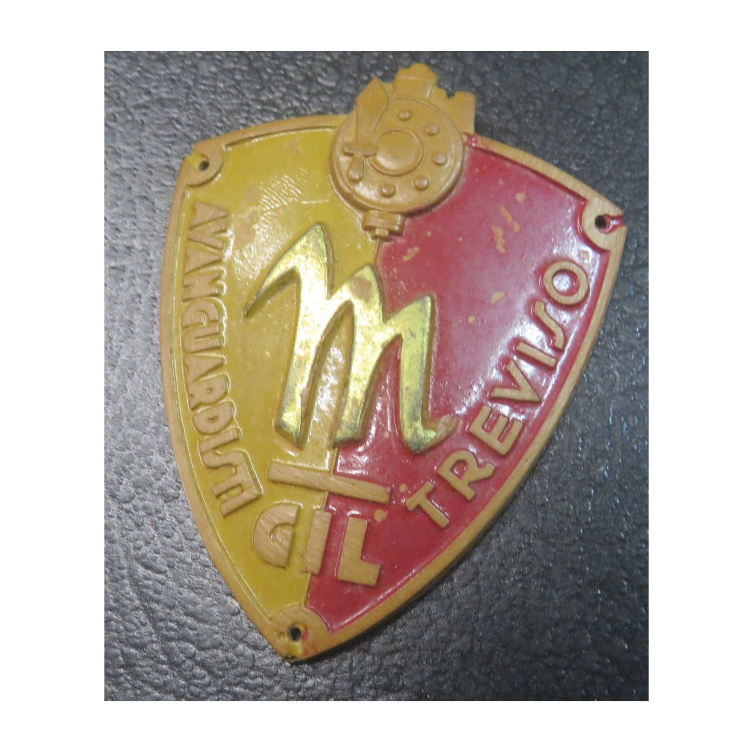 Scudetto da braccio AVANGUARDISTI GIL Treviso modello in bachelite