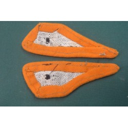 Pair of Italian Royal Army Artillery Rgt. collar tabs insignia