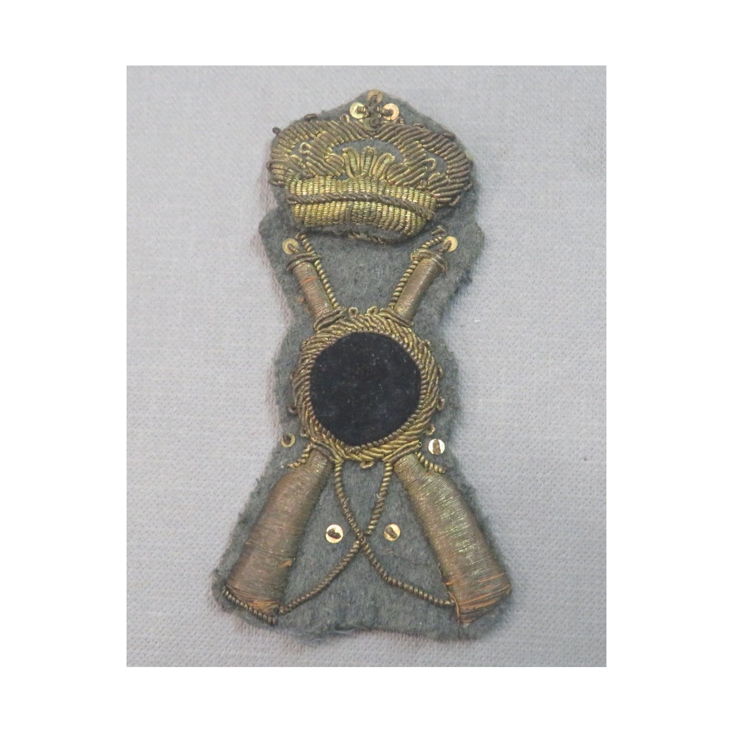 Beautiful Italian  Infantry Officer hat front badge for M33 headgear