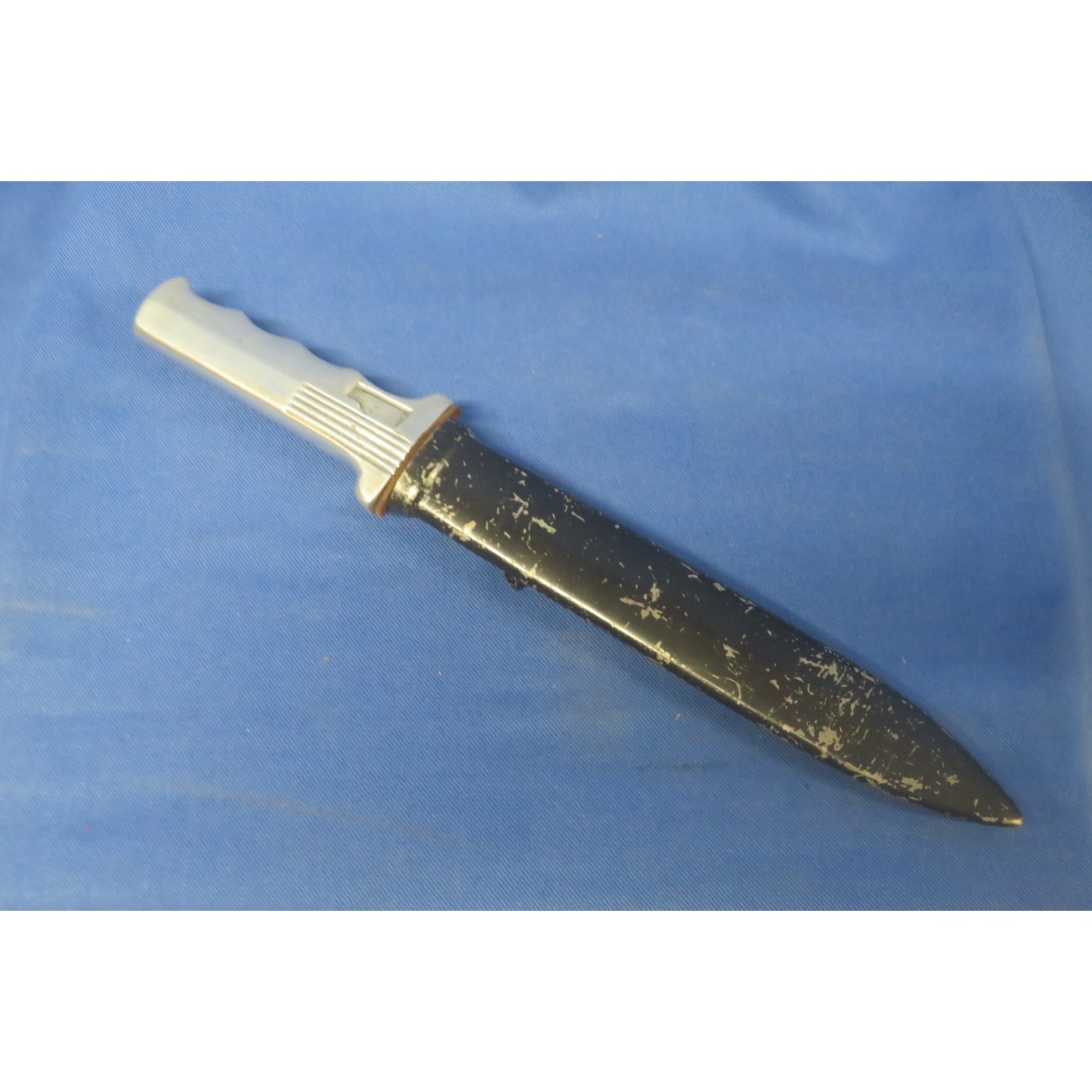 Aluminum dagger on the model Incursori Regia Marina