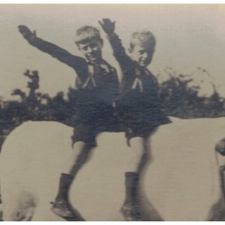 Cartolina di propaganda fascista i figli del Duce benito Mussolini Bruno e Vittorio