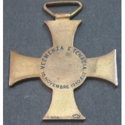 Medaglia a croce 11a Armata , conio Mori , originale d epoca