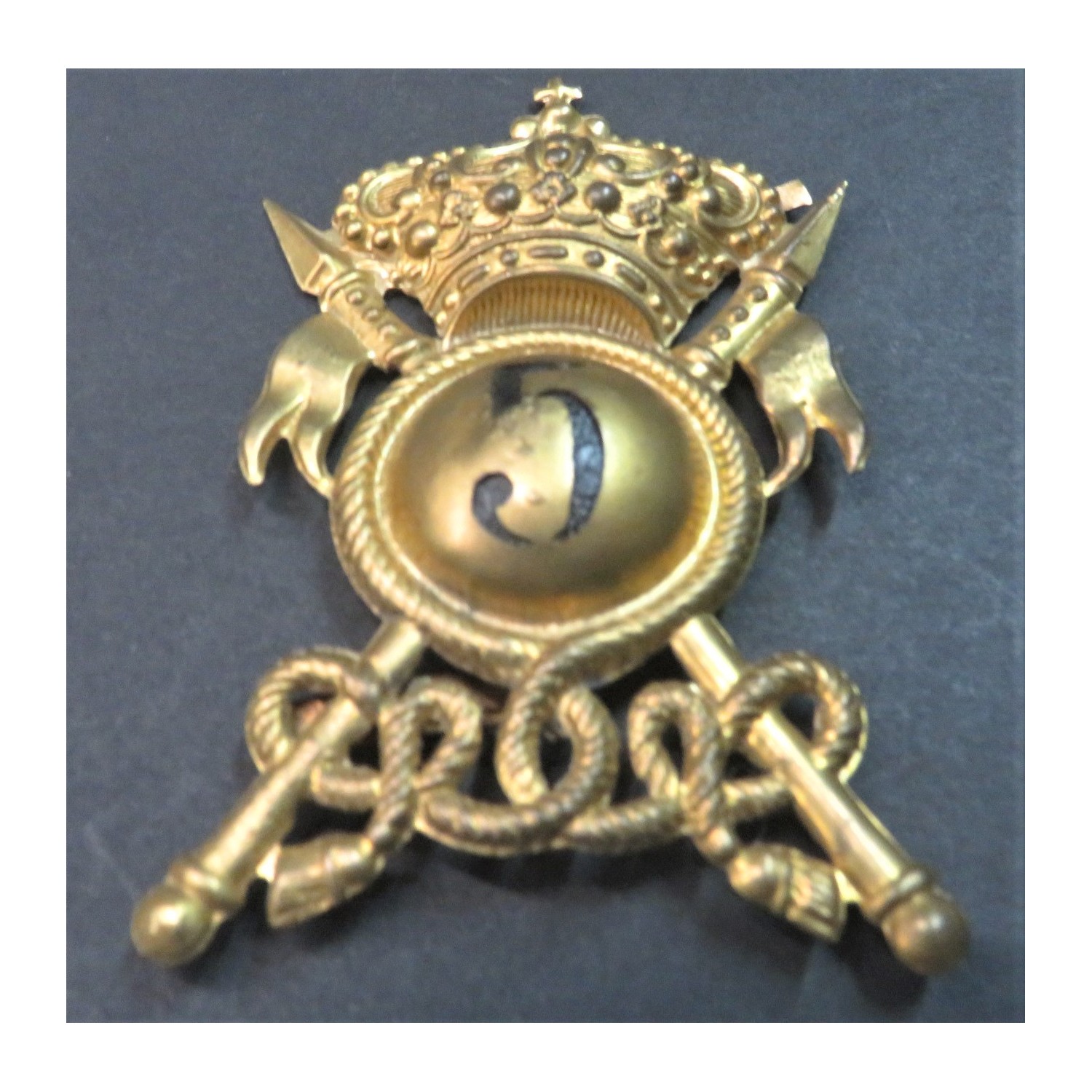 Officer hat front badge  5° Rgt. Cavalleggeri NOVARA 1934