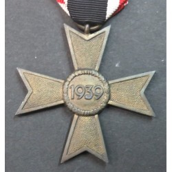 Cross medal Kriegsverdienst Kreuz 1939 model without swords