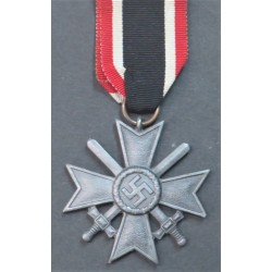 Medaglia a croce Kriegsverdienst Kreuz 1935 con spade
