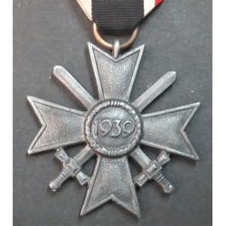 Medaglia a croce Kriegsverdienst Kreuz 1935 con spade
