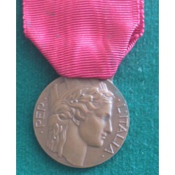 Medaglia in bronzo Volontario di Guerra 1915/1918 inc. Morbiducci