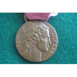 Medaglia in bronzo Volontario di Guerra 1915/1918 inc. Morbiducci