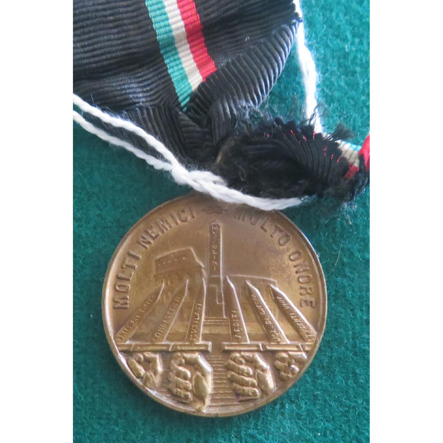 Medaglia in bronzo 6a Divisione CCNN TEVERE "Molti Nemici Molto Onore"