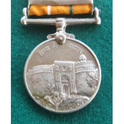 Medaglia indiana Sainya Seva, (1960) con barra Jammu-Kashmir