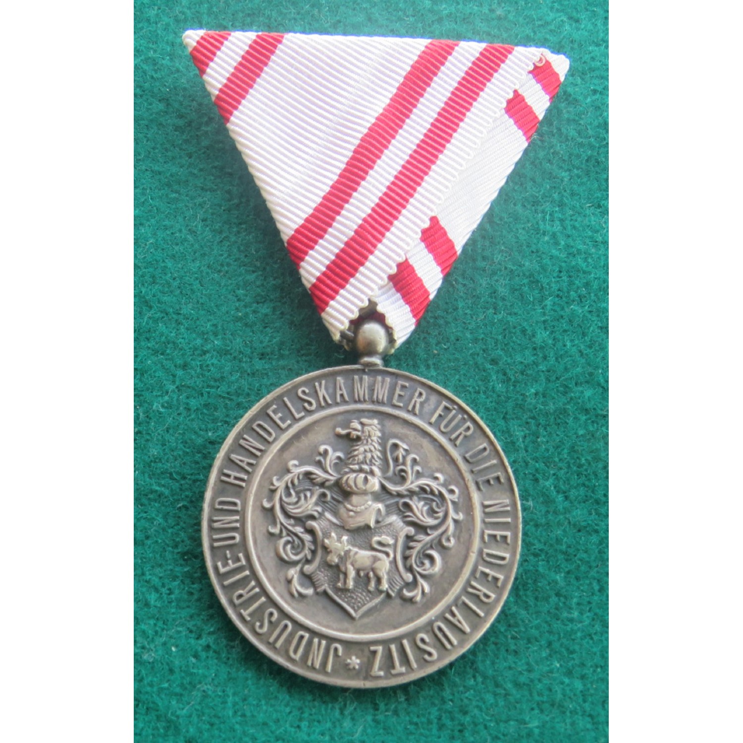 Medal austria INDUSTRIE UND HANDELSKAMMER FÜR DIE NIEDERLAUSITZ "FÜR TREUE IN DER ARBEIT".