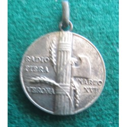 Small white metal medal Radio Fiera Verona 1938